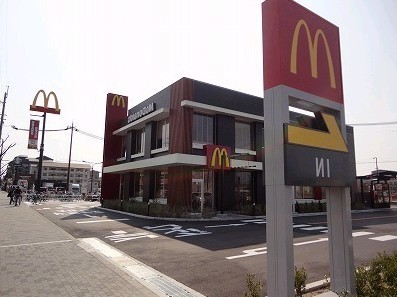 飲食店　マクドナルド茨木真砂店（飲食店）まで378m
