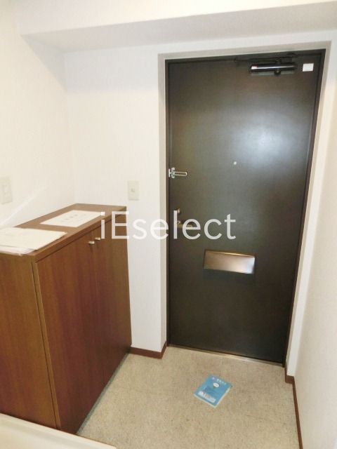 玄関　シューズＢＯＸ付です。