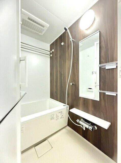 バス・シャワールーム　追い炊き機能付き