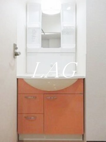 洗面設備　独立洗面台です。