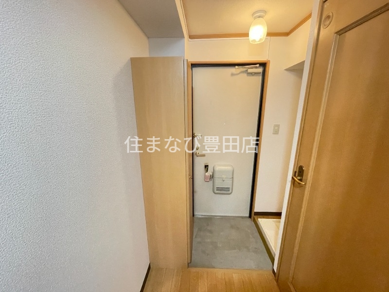 玄関　同型別部屋写真