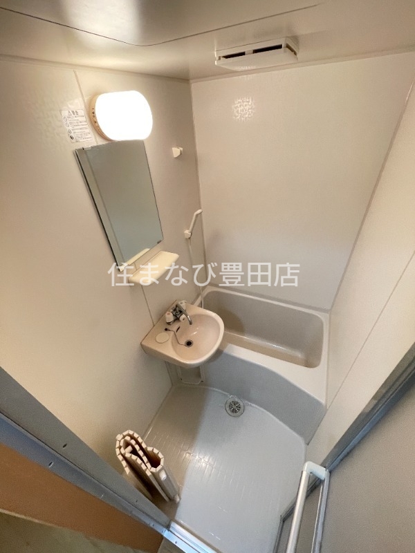 バス・シャワールーム　同型別部屋写真