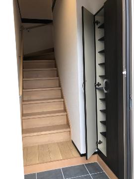 玄関　※同物件202号室