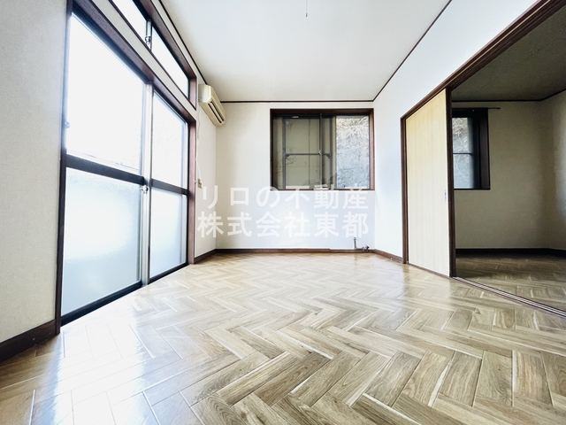 居室・リビング　広いリビングはゆったりくつろげる憩いの空間♪