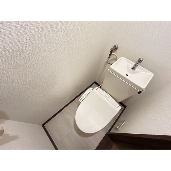 トイレ　清潔感のあるトイレです