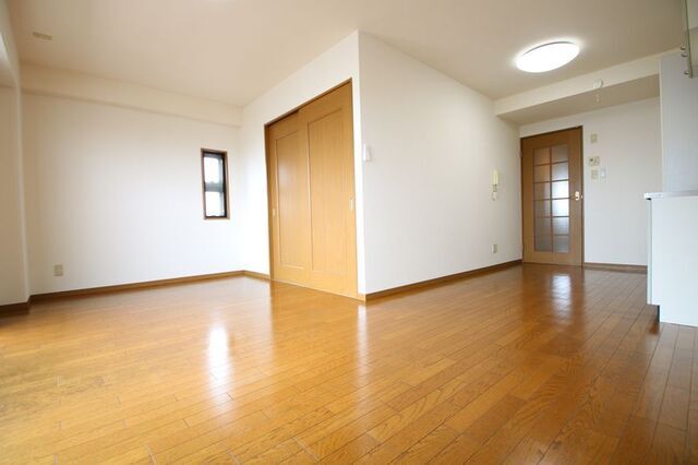 居室・リビング　※別室の参考写真の為、現況優先です。