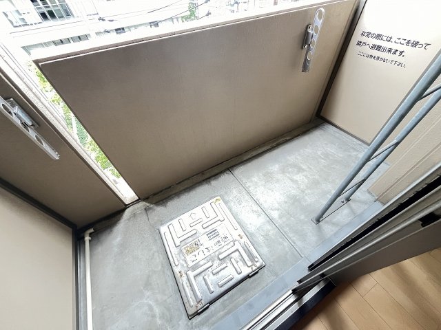 バルコニー　外からの目が気にならないバルコニーで洗濯物が干せます