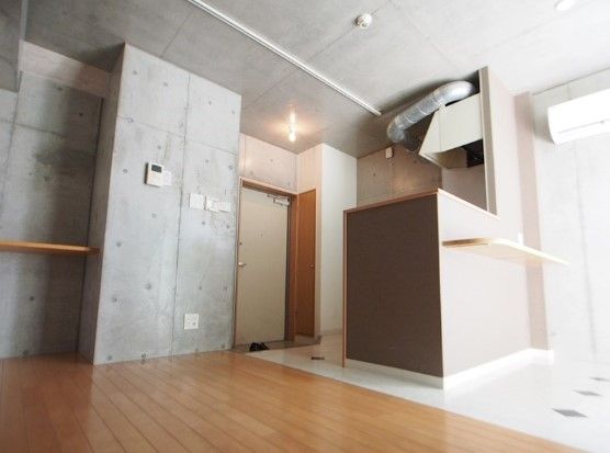 居室・リビング　エントランス