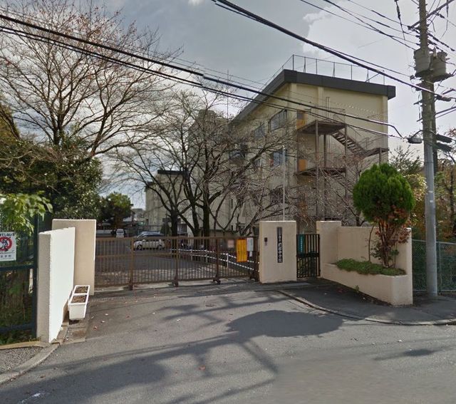 中学校　椚田中学校（中学校）まで588m