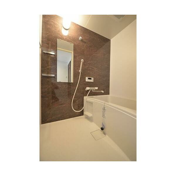 バス・シャワールーム　アバンダント釣鐘　浴室