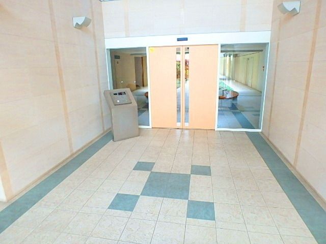 ロビー　オートロック完備