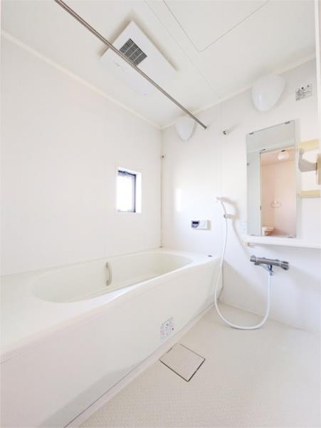 バス・シャワールーム　バス／シャワー