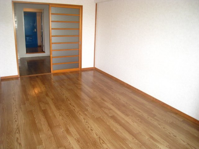 玄関　同物件別号室のものです。