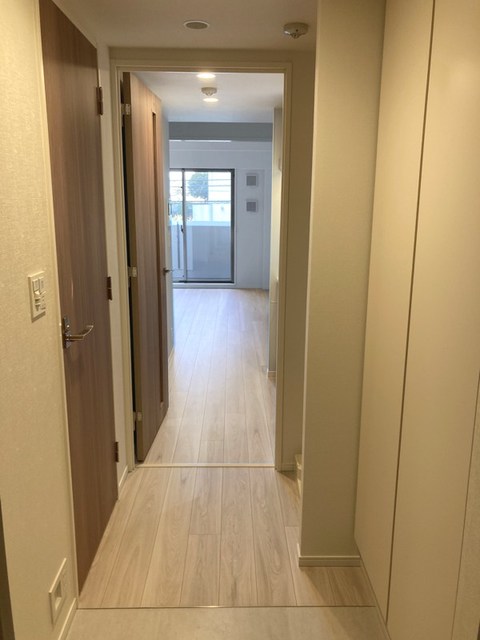 玄関　※写真は同タイプ住戸です。