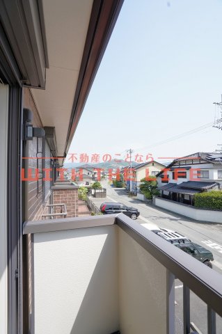 バルコニー　お洗濯にも便利なバルコニー付き