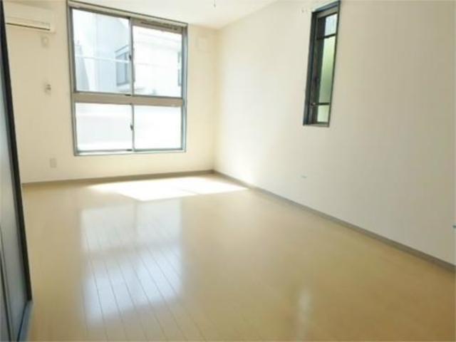 居室・リビング　明るいお部屋です