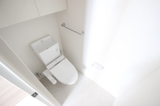 トイレ　別号室のお写真です。