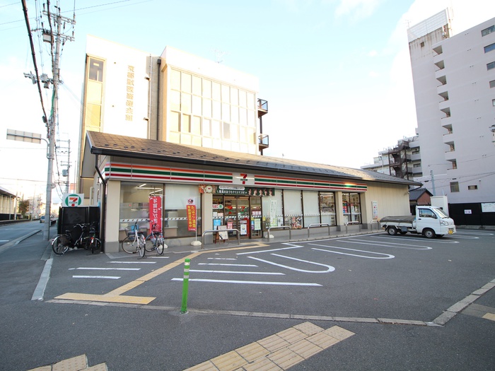 コンビニ　セブンイレブン（コンビニ）まで460m