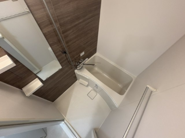 バス・シャワールーム　モデル写真