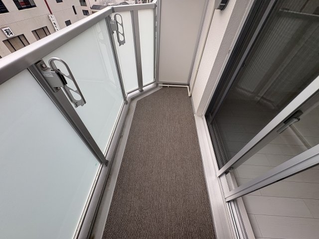 バルコニー　モデル写真