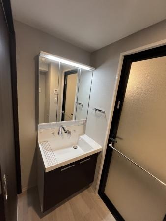 洗面設備　三面鏡洗面台♪