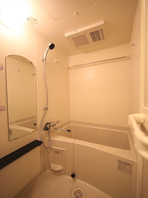 バス・シャワールーム　バスルーム　浴室暖房乾燥機付