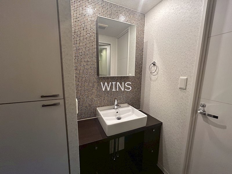 洗面設備　別部屋参考写真です