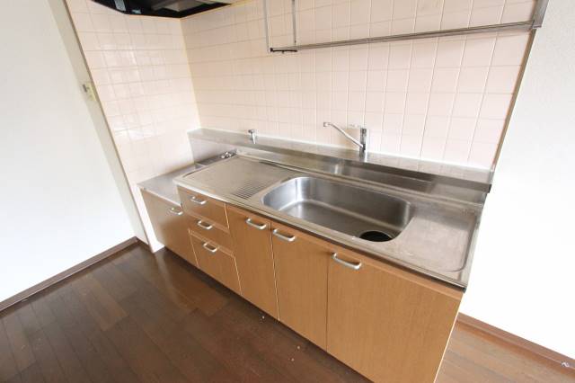 キッチン　キッチンスペース広いです