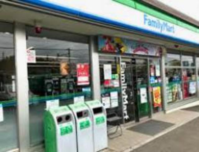 スーパー　ファミリーマート＋ミニピアゴ川崎宮前平店（スーパー）まで587m
