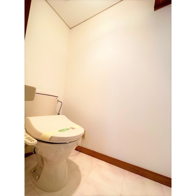 トイレ　温水洗浄便座