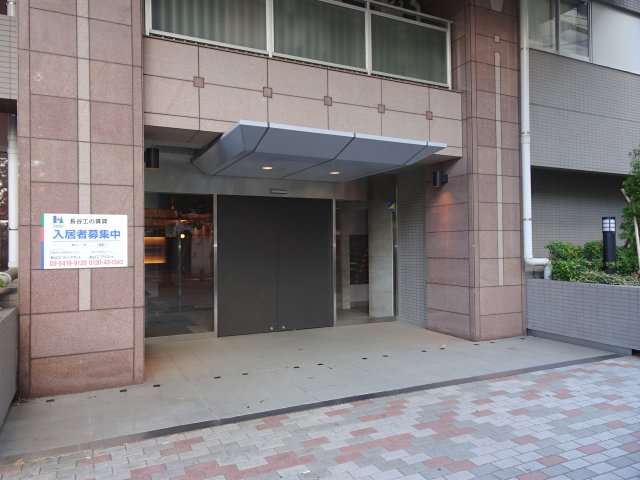 エントランス　ドゥーエ横浜駅前