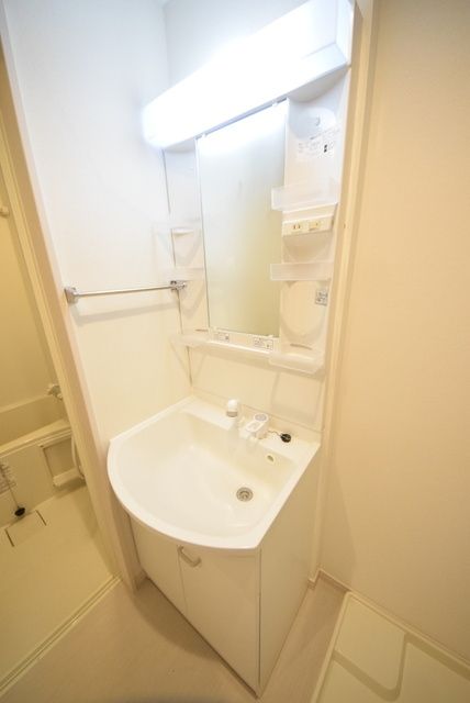 洗面設備　☆洗面台は独立しているので助かりますね