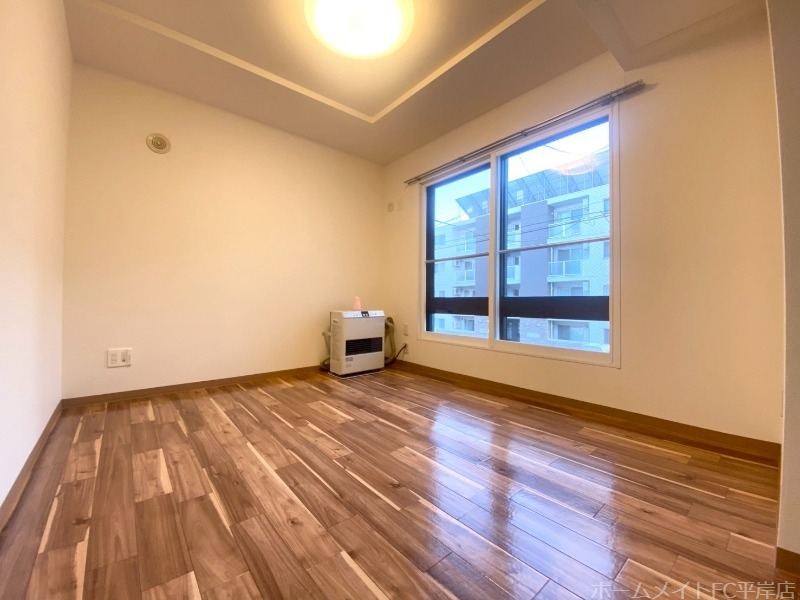 居室・リビング　２０３号室の写真です。