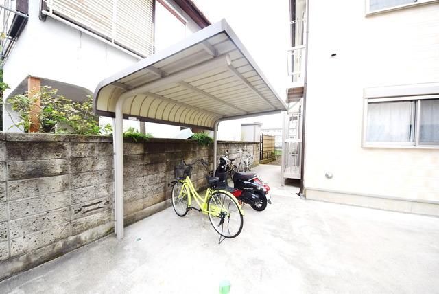 駐車場　★雨に強い屋根つき駐輪場です★
