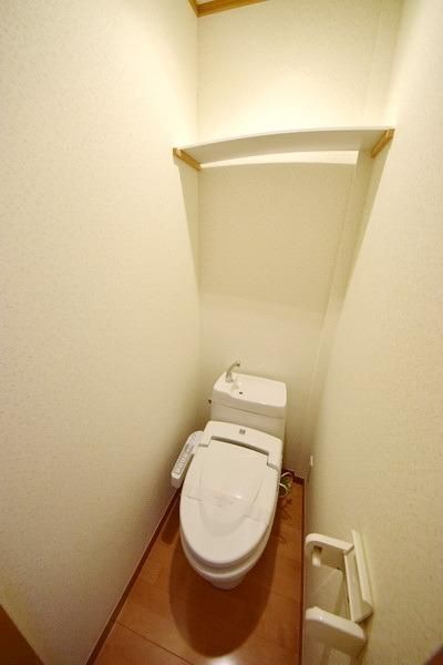 トイレ　★お尻に優しいシャワートイレ★