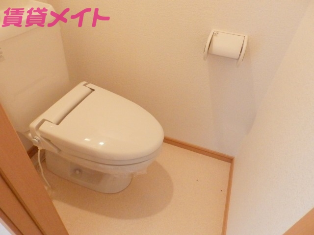 トイレ　同物件別室反転タイプ画像