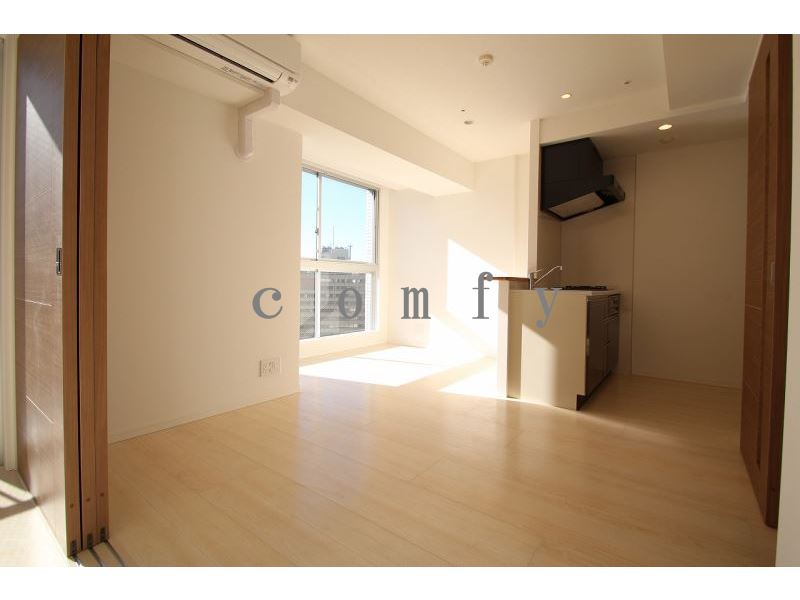 居室・リビング　明るい採光のＬＤＫ１０帖