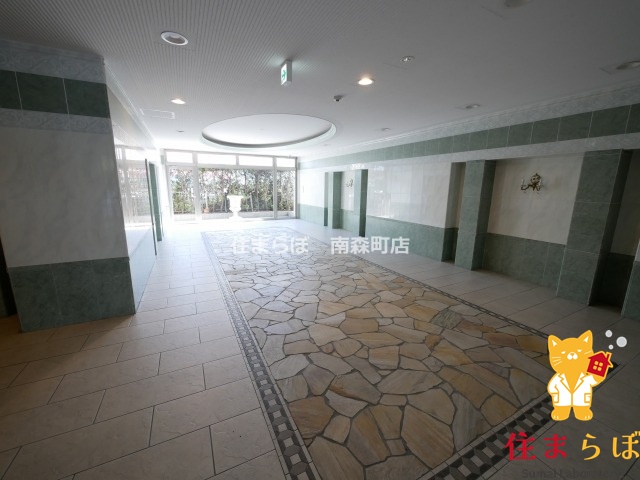 エントランス　共用部の印象も大切に