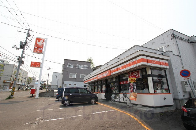 コンビニ　セイコーマート月寒店（コンビニ）まで210m