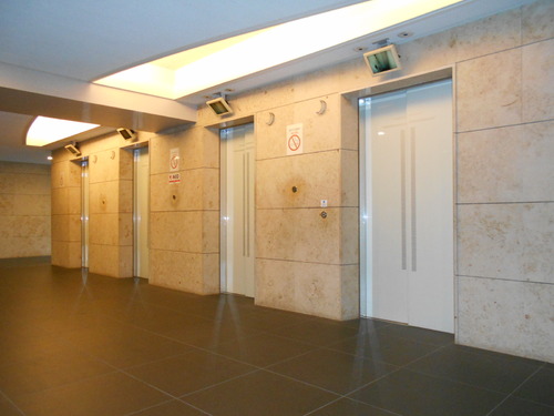 その他共有部分　エレベーター４基あり