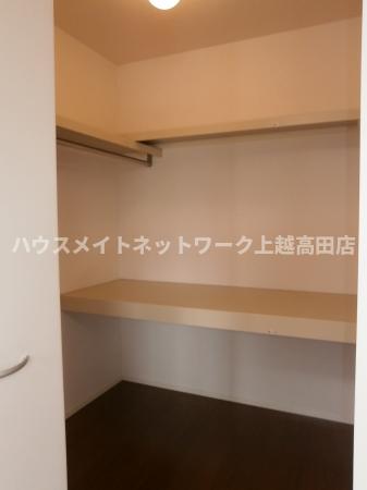 収納　ウォークインクローゼット（参考101号室写真）