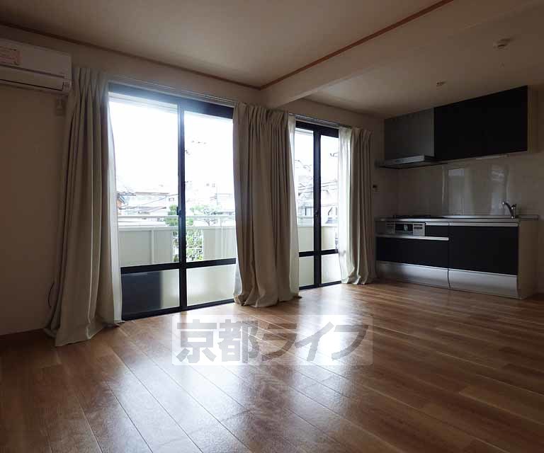 居室・リビング　広々としたお部屋です。