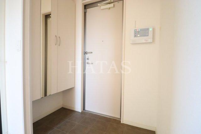 玄関　同物件別部屋です。