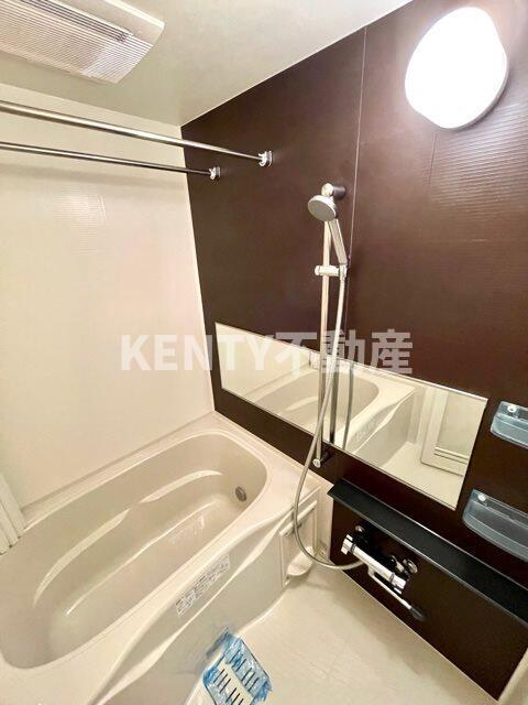 バス・シャワールーム　ゆったり過ごせるお風呂です