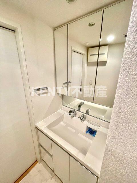 洗面設備　脱衣スペースもあります