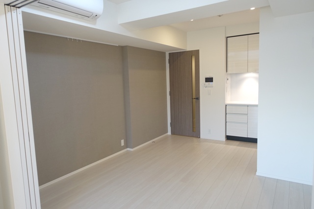 居室・リビング　※別部屋の参考写真です。