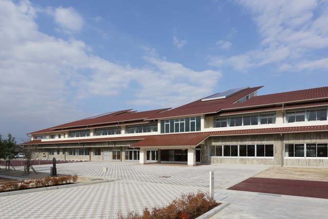 中学校　安来市立第一中学校（中学校）まで631m