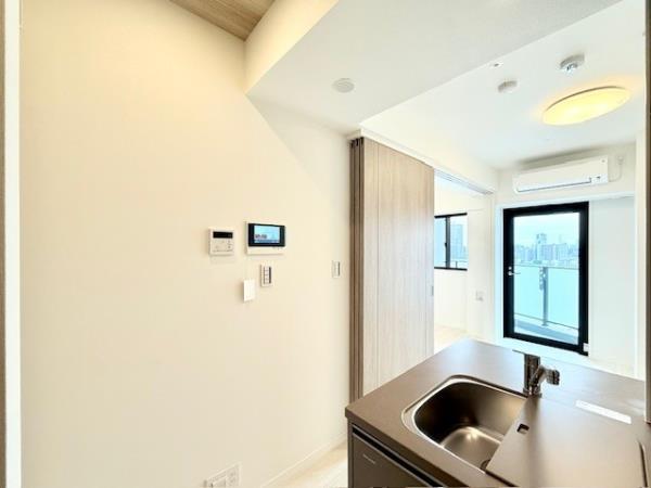 居室・リビング　こちらの居間で趣味の時間をお楽しみください