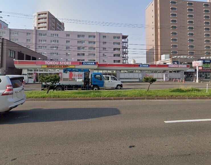 スーパー　東光ストア南郷13丁目店（スーパー）まで389m