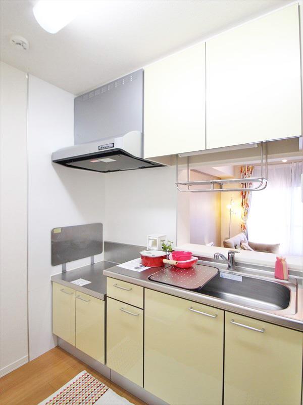 キッチン　人気の対面キッチン☆（モデルルーム実施時の写真です）